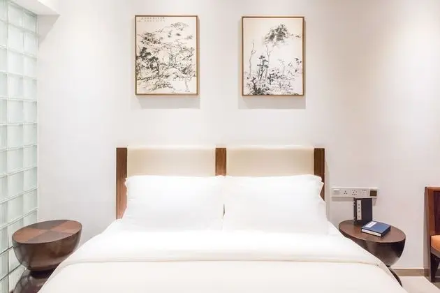 Luxury Oda