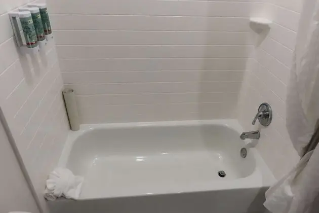 Standard Oda, 1 En Büyük (King) Boy Yatak, Engellilere Uygun, Buzdolabı ve Mikrodalga (with Sofabed)