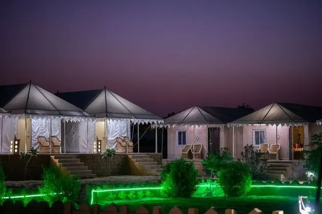 Luxury Oda