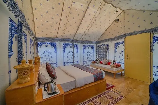 Luxury Oda