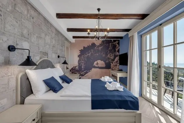 Deluxe Tek Büyük Yataklı Oda