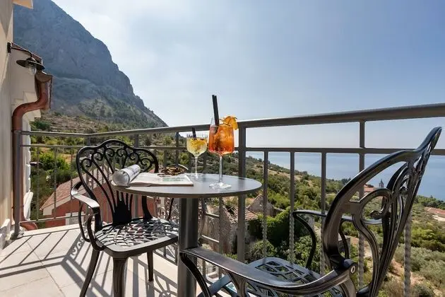 Premium Tek Büyük Yataklı Oda