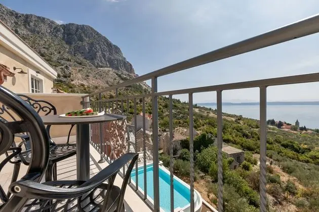 Premium Tek Büyük Yataklı Oda