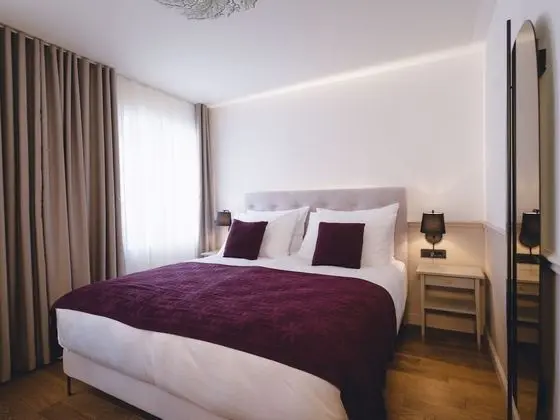 City Tek Büyük Yataklı Oda