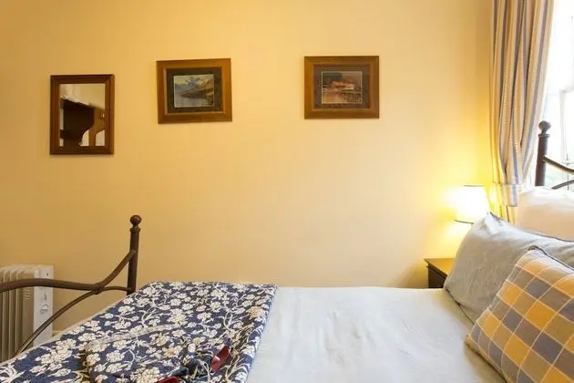 Tek Büyük Yataklı Oda, 1 Çift Kişilik Yatak, Ortak Banyo