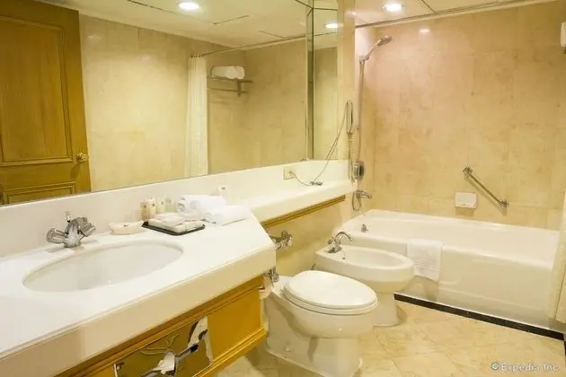 Junior Suite King Bed, Club Access