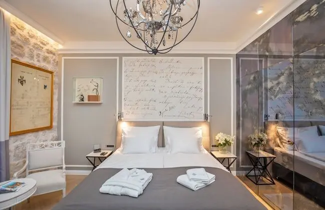 Tek Büyük Yataklı Oda (Double Room 1st floor)