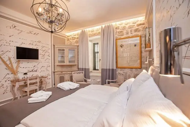 Tek Büyük Yataklı Oda (Double Room 1st floor)
