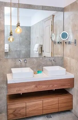 Tek Büyük Yataklı Oda (Double Room 1st floor)