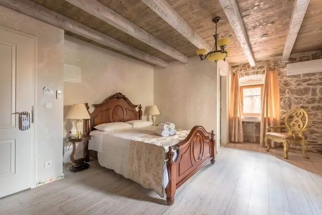 Luxury Oda, 1 Büyük (Queen) Boy Yatak