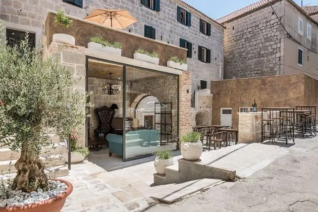 Luxury Oda, 1 Büyük (Queen) Boy Yatak