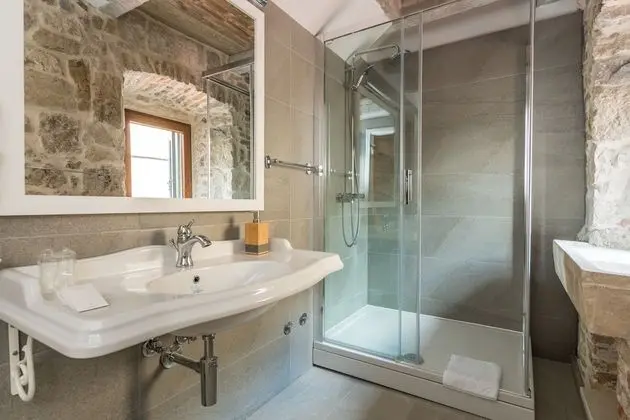 Luxury Oda, 1 Büyük (Queen) Boy Yatak