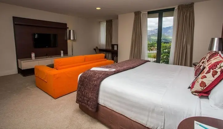 Executive Oda (Non-Lakeview)