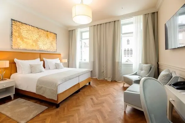 Deluxe Tek Büyük veya İki Ayrı Yataklı Oda