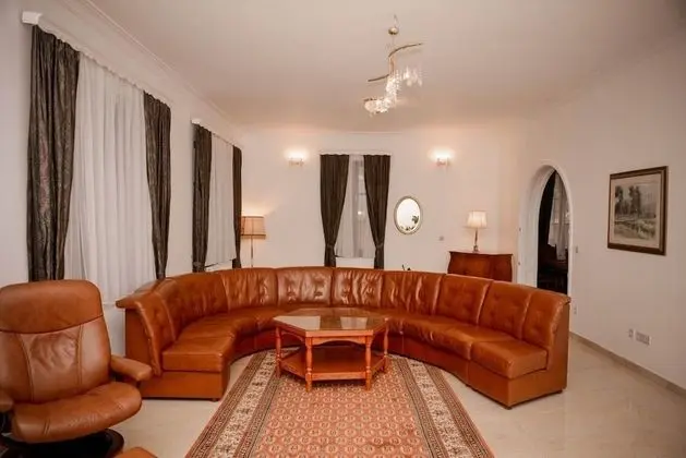 Business Apart Daire, Avlu Manzaralı