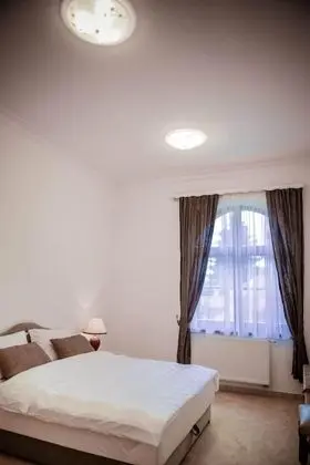 Business Apart Daire, Avlu Manzaralı