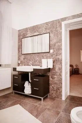 Business Apart Daire, Avlu Manzaralı