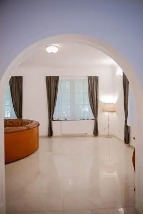Presidential Apart Daire, Bahçe Manzaralı