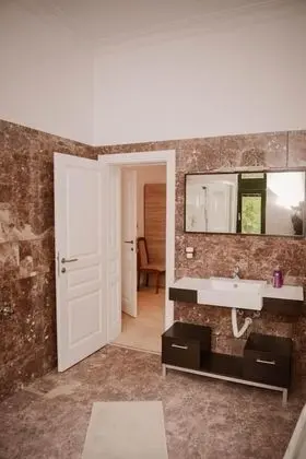 Presidential Apart Daire, Bahçe Manzaralı