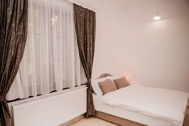 Royal Apart Daire, Bahçe Manzaralı