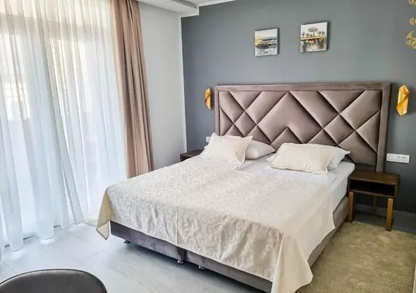 Superior Tek Büyük veya İki Ayrı Yataklı Oda