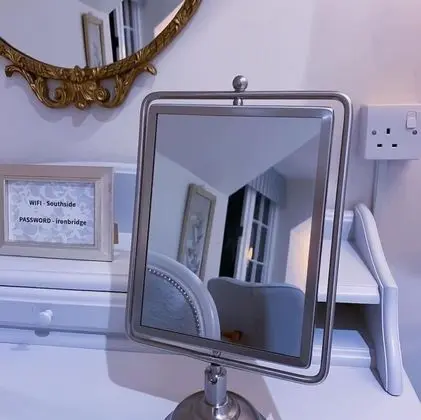 Luxury Tek Büyük Yataklı Oda, Banyolu/Duşlu (River View)