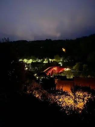 Superior Tek Büyük Yataklı Oda, Banyolu/Duşlu (River View)