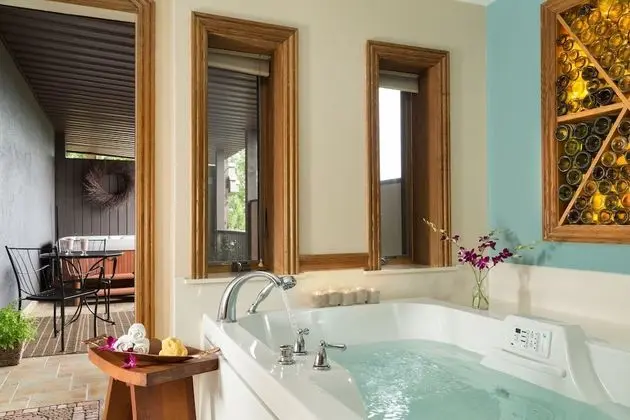 Luxury Süit, 1 En Büyük (King) Boy Yatak, Sıcak Su Küveti, Üzüm Asması Manzaralı