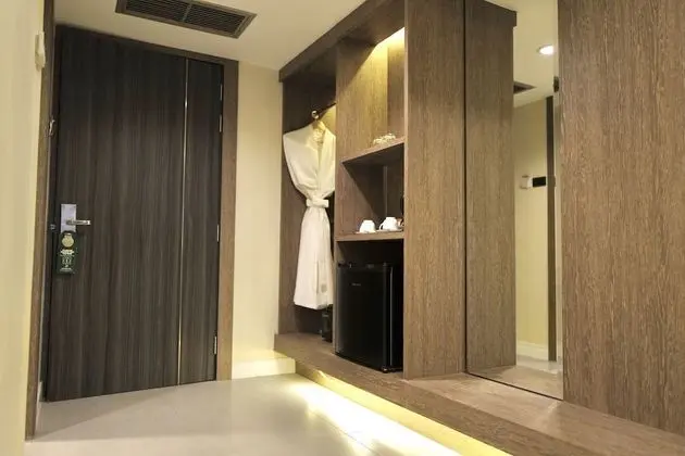 Urban King Room