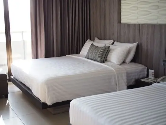 Urban Triple Room