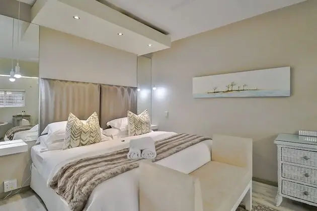 Courtyard Room