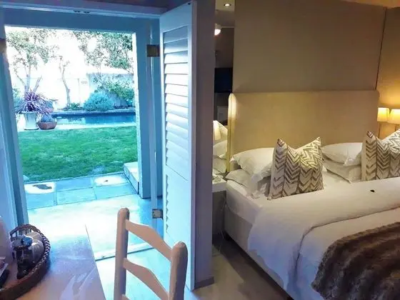 Courtyard Room
