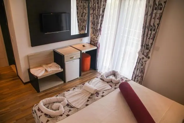 Çift Kişilik, Bahçe Manzaralı, Balkonlu