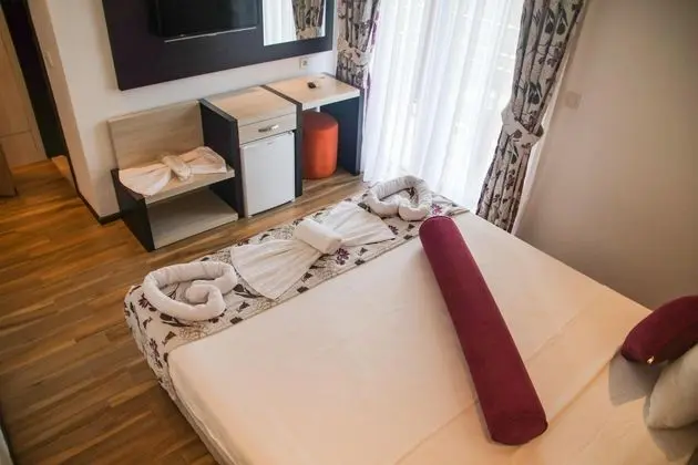 Çift Kişilik, Bahçe Manzaralı, Balkonlu