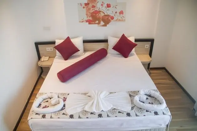 Çift Kişilik, Bahçe Manzaralı, Balkonlu