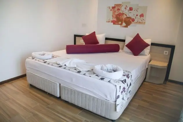 Çift Kişilik, Bahçe Manzaralı, Balkonlu