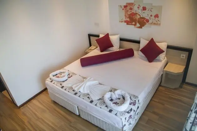 Çift Kişilik, Bahçe Manzaralı, Balkonlu