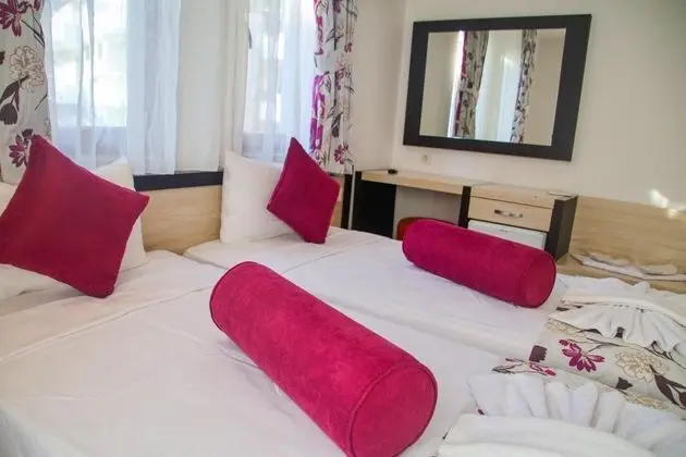 Standart Twin Oda, Bahçe veya Sokak Manzaralı, Balkonlu