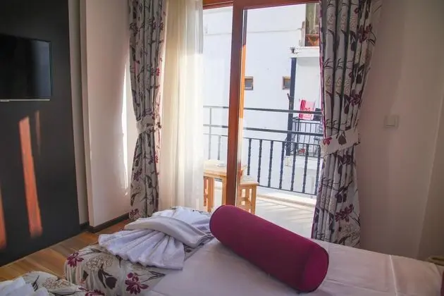 Standart Twin Oda, Bahçe veya Sokak Manzaralı, Balkonlu