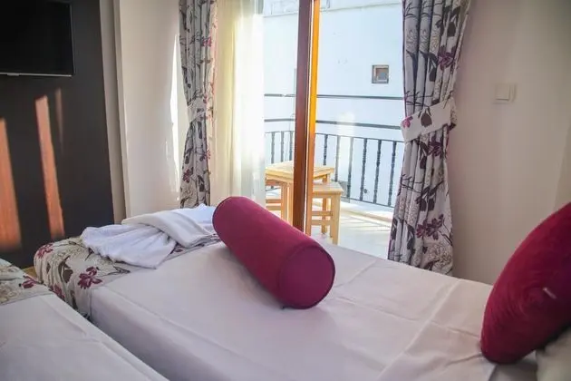 Standart Twin Oda, Bahçe veya Sokak Manzaralı, Balkonlu