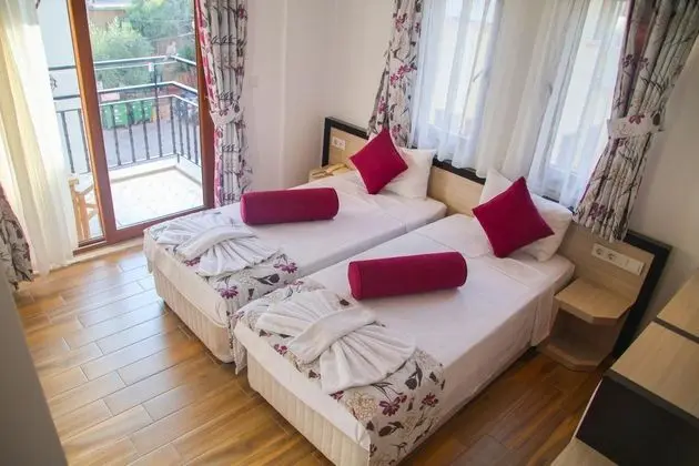 Standart Twin Oda, Bahçe veya Sokak Manzaralı, Balkonlu