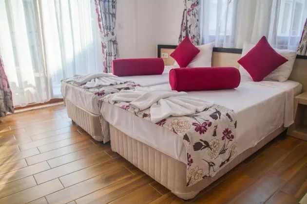 Standart Twin Oda, Bahçe veya Sokak Manzaralı, Balkonlu