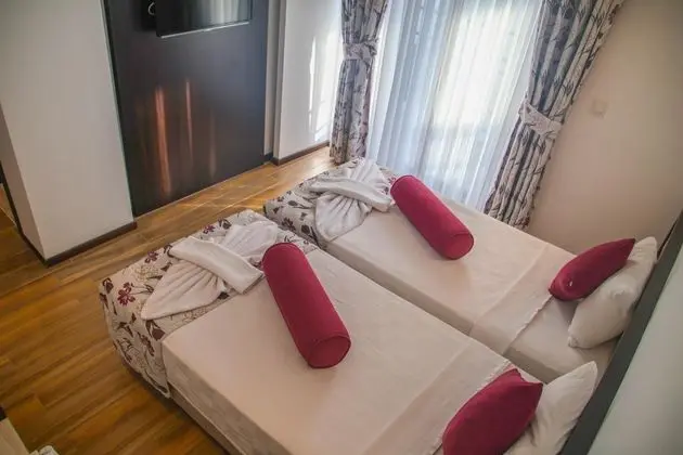Standart Twin Oda, Bahçe veya Sokak Manzaralı, Balkonlu