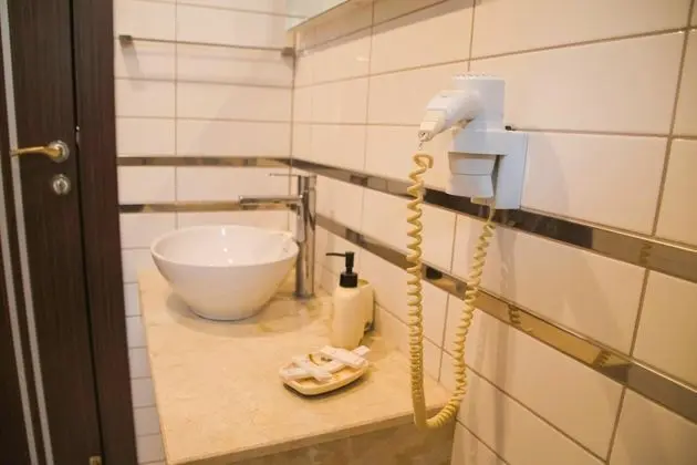 Standart Twin Oda, Bahçe veya Sokak Manzaralı, Balkonlu