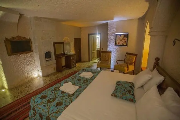 Cave Suite Room