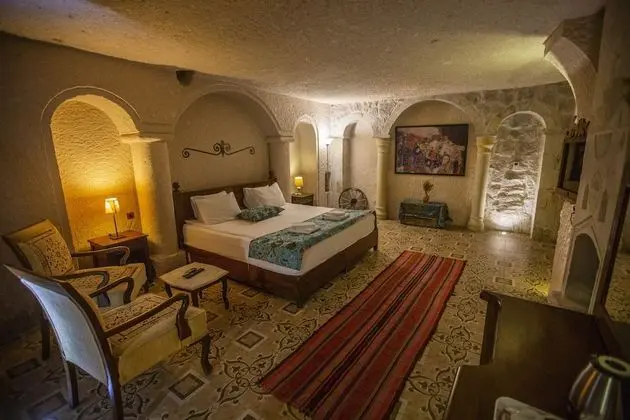 Cave Suite Room