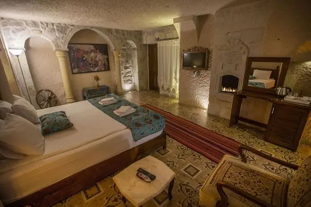 Cave Suite Room