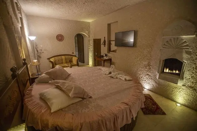 Cave Suite Room