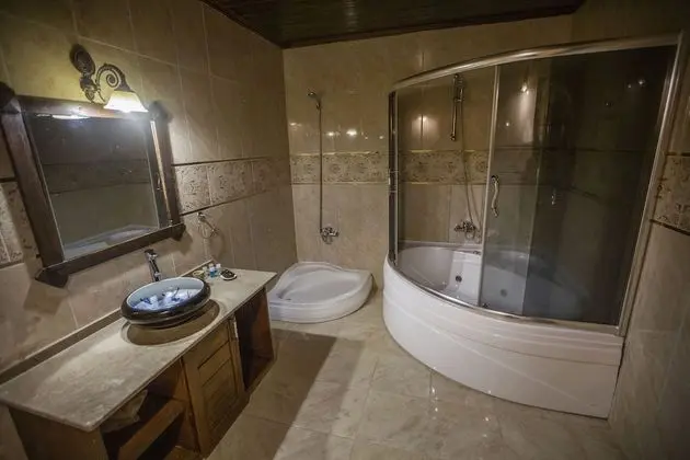 Cave Suite Room
