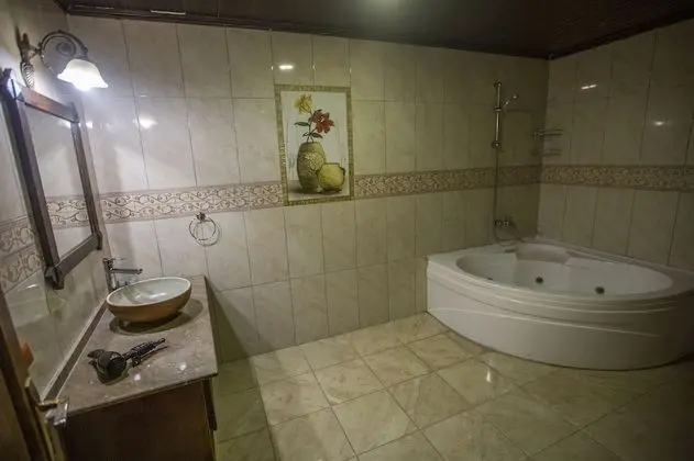 Cave Suite Room